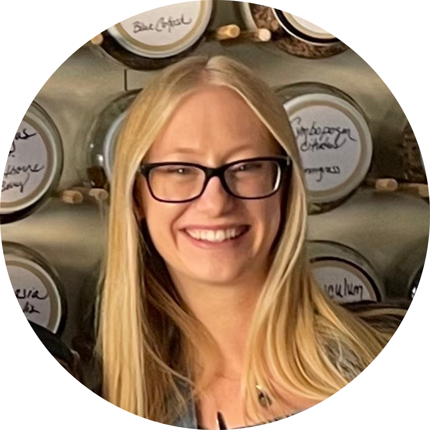 Ashlyn Newcomb. Colorado School of Clinical Herbalism. Herbalist. Natural Medicine. Herbal Medicine